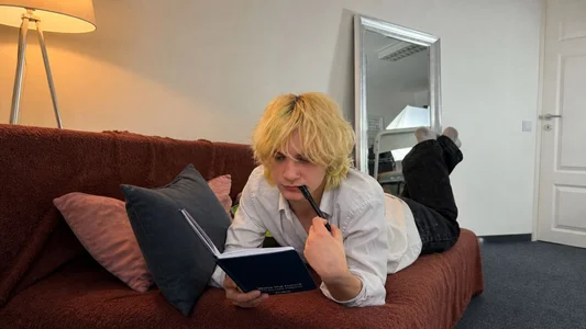 JameMilann Naughty Schoolboy Billede