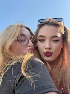 liana_kisses with my favorite bestie🐾💗 Pic