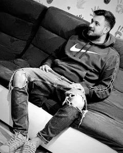 Public de hugedickedd  4 photos