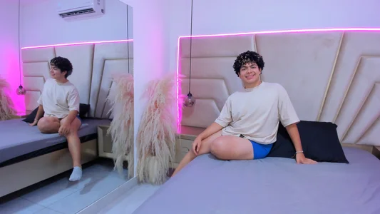 ItsNiico Public slika