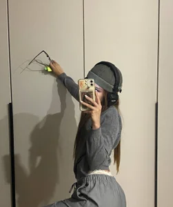 Milena_Awesome Public Pic 7