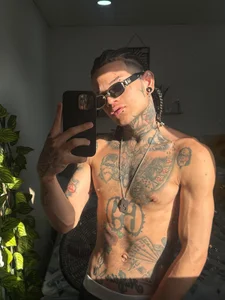 Boy🙈 od karitto_  2 snímek