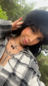 Kendramillerr_1 Between the forest with perfect clothes...Are you anxious to imagine what I did? Pic