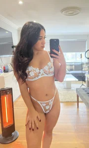 MissOliviaRose: just me , OG photos x ( 4 фото)