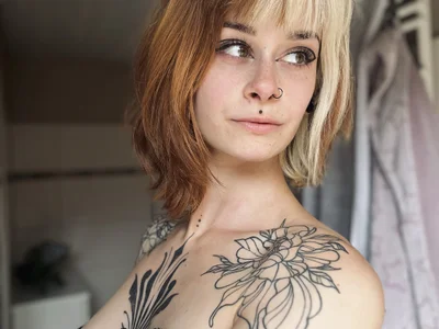 SallyDinosaur Selfies Poză 8