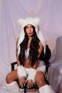 AlissonRossi I am your favorite wolf 🎇🎃 Pic 7