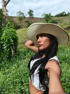 juliane_sweer1 Green💚🌲 Pic 4