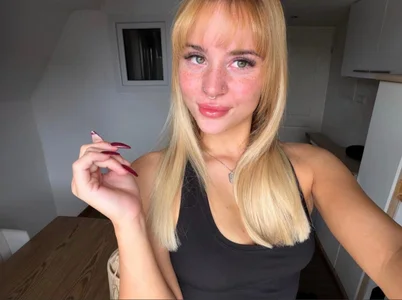 NastiLuv Public slika