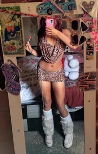 Samantha_Aura Public Pic 2
