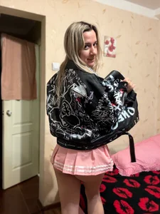 MaryBennetts Tits are like two quiet waves before a storm รูป  3