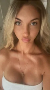 tilly_harper Selfies 🥰 Pic 2
