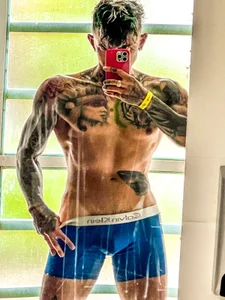 Molotov_Explosive BATHROOM 사진