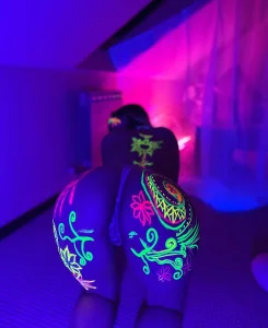 ooopsitscandy my body in neon colors😝✨ Foto 2
