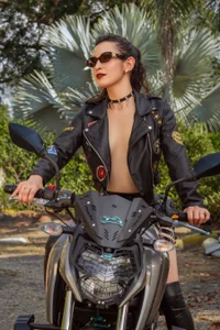 Layla_Sia So nice biker Pic