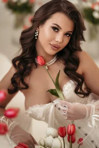 easternbeautyy broken one but happiest one Pic 4