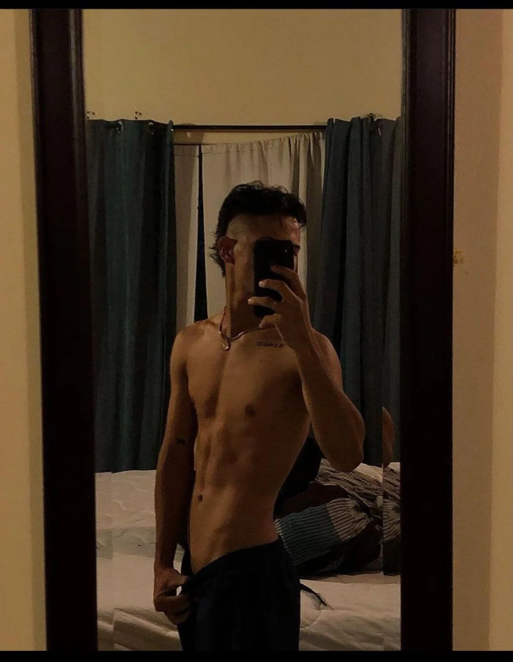 Aaronsexroom 님의 트렌드 중인 사진  1312개