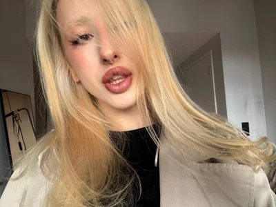 Angel-Liza Public slika 5