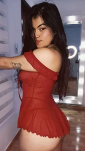 Katia_pretty_xの"I'll wait for you in bed. Don't be late." ♥の 5枚の写真