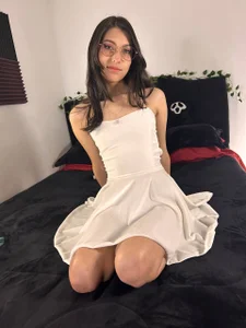 Conor_Taylor WHITE DRESS Foto