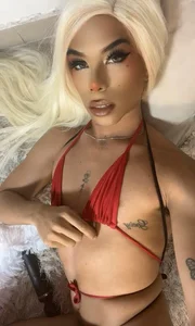 DanniLee_ RED IS SO HOT 🔥 รูป 