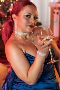 LilyyBigAss 💋🎄Luxury, curves and Christmas sin🎄💋  5টি ছবি