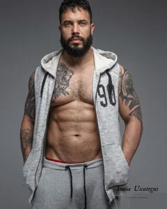 Vince_Reynolds UN POCO MAS DE MI Pic 2