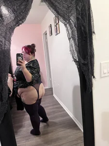 CosmicCupcake525 Public Pic 4