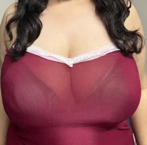 Curvy_Nitya Public Pic 3