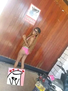 sexy-colombiana Public Pic 3