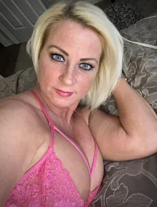 TiffaneyLove Come See Me In Room Immagine  9