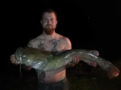 UnderpaidBCW_90: Public ( фото)