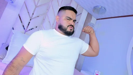 MichaelBear_ BEAR WEARS WHITE 🐻🤍 Pic 2