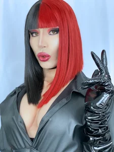 april_simons2 Public Pic 5