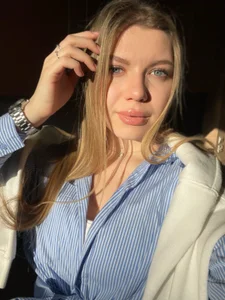 MadeleineRose Public Immagine 