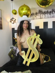 Looking at your beauty my cock pulses and flows, you are a divine woman od sila_bolum  snímek