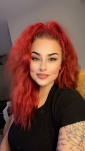 blitzenblazen's Cute selfies💅🏻 Sex Photo 1