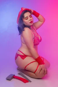 RoxaneBrown Do you want to see how I light the fire? 🥵🔥😈 slika 3