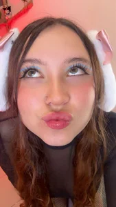 little_emma0 Public Pic 2