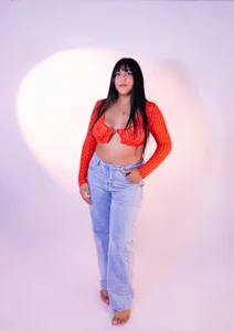 Grace_Walkerr 💋 latin heat, pure temptation  4টি ছবি