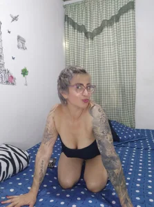 Charlotte_gray_ Red heels 👠 slika 3