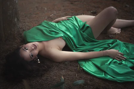 Maithe_Perroni Public Gambar 2