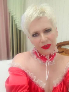 Nika_Clare Public Foto 5