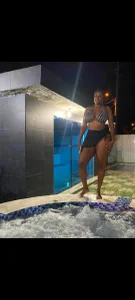 HanaThompson Casual Poză 5