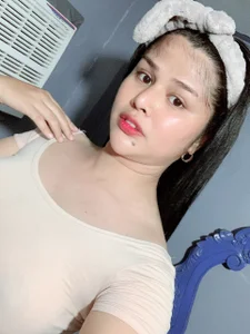 AttractiveMistressNatural Selena 💕图片 3