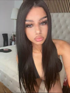 YasmineSly Public Pic