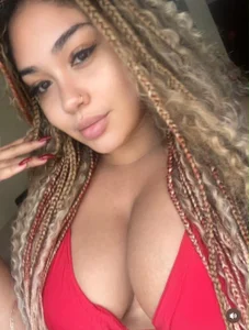 Angela_Taylorr Public Pic 5