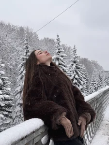 AmeliaFlares Winter wipe❄️ Pic 2