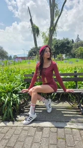 EmmyCortez Would you like to do it on a park bench? 🍃😏 사진