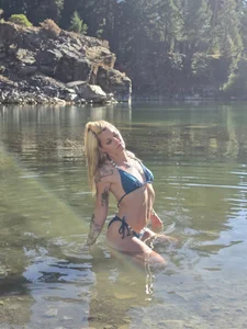 SheIsSomething Lake photo shoot รูป  3