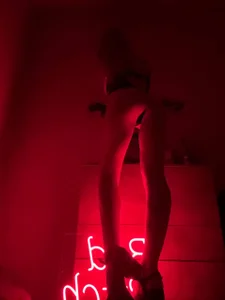 BBabyShark kullanıcısının there's never too much red, right? albümü -  fotoğraf